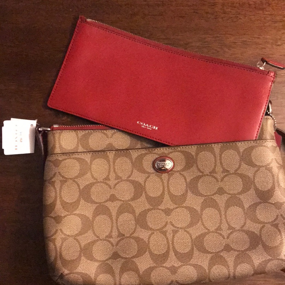 COACH PEYTON SIGNATURE SWINGPACK W/ POP UP POUCH